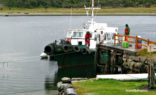 Petit moll a la Estancia Haberton / Small pier in Estancia Haberton