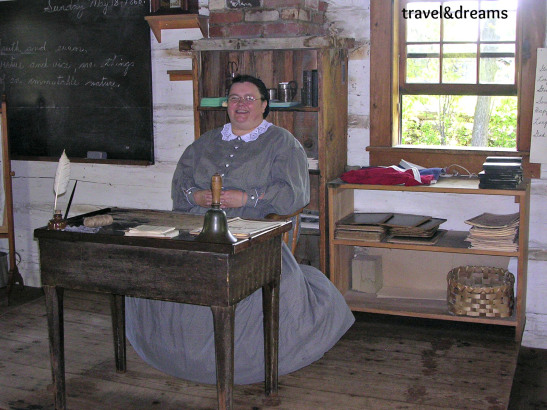 La professora que ens va parlar de la història del Canadà a Upper  Canada Village / The teacher who talk to us abour Canada history in Upper Canada Village