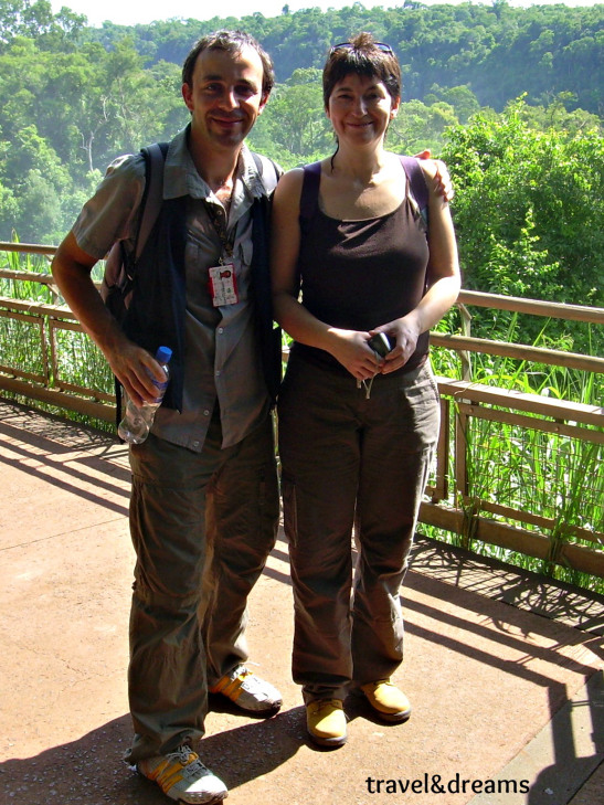 Núria amb l'Alejandro el nostre guia particular a Cataratas de Iguazú / Núria with Alejandro our personal guide in Cataratas de Iguazú