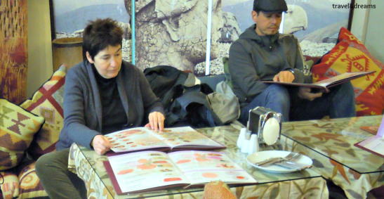 Compartint taula amb uns argentins a Istanbul / Sharing the table with an argentinian  couple